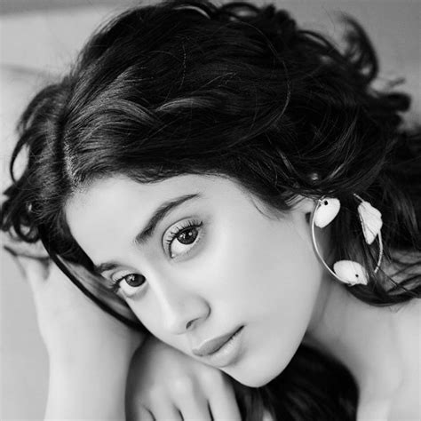 jahnvi kapoor figure|Jhanvi Kapoor Age, Height, Boyfriend, Family,。